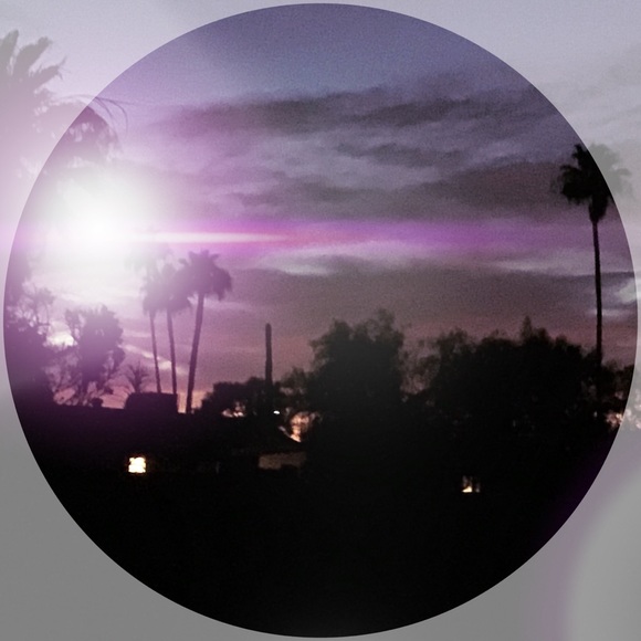 Meet your Posher, Debbie - Picture 3 of 8